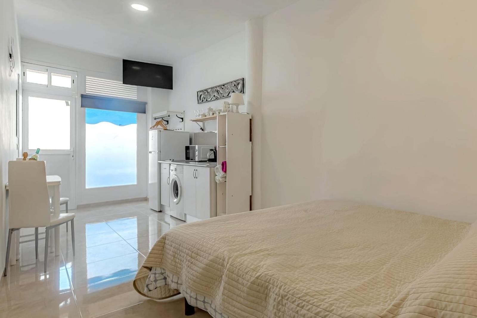 Apartment On Pinta Beach Costa Adeje  Exterior photo